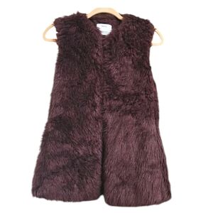 BERSHKA Burgundy Faux fur hook front vest. Size XS